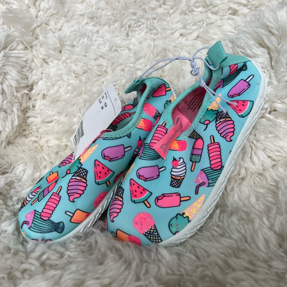 Girls NWT water shoes size 11.5 by H&M